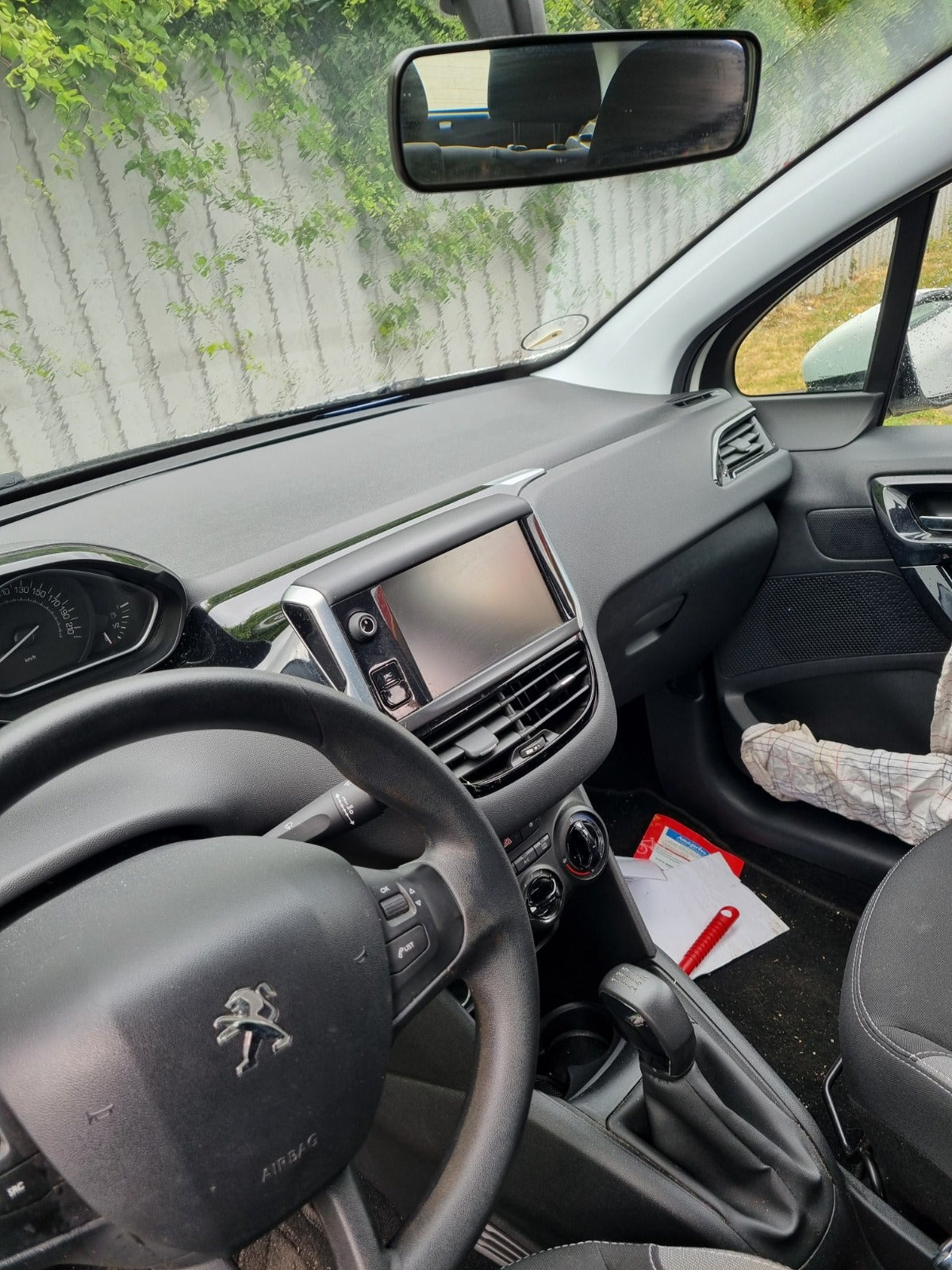 undefined Peugeot 208 fra 2015