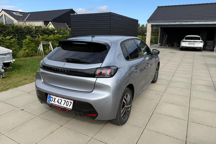 undefined Peugeot 208 fra 2023
