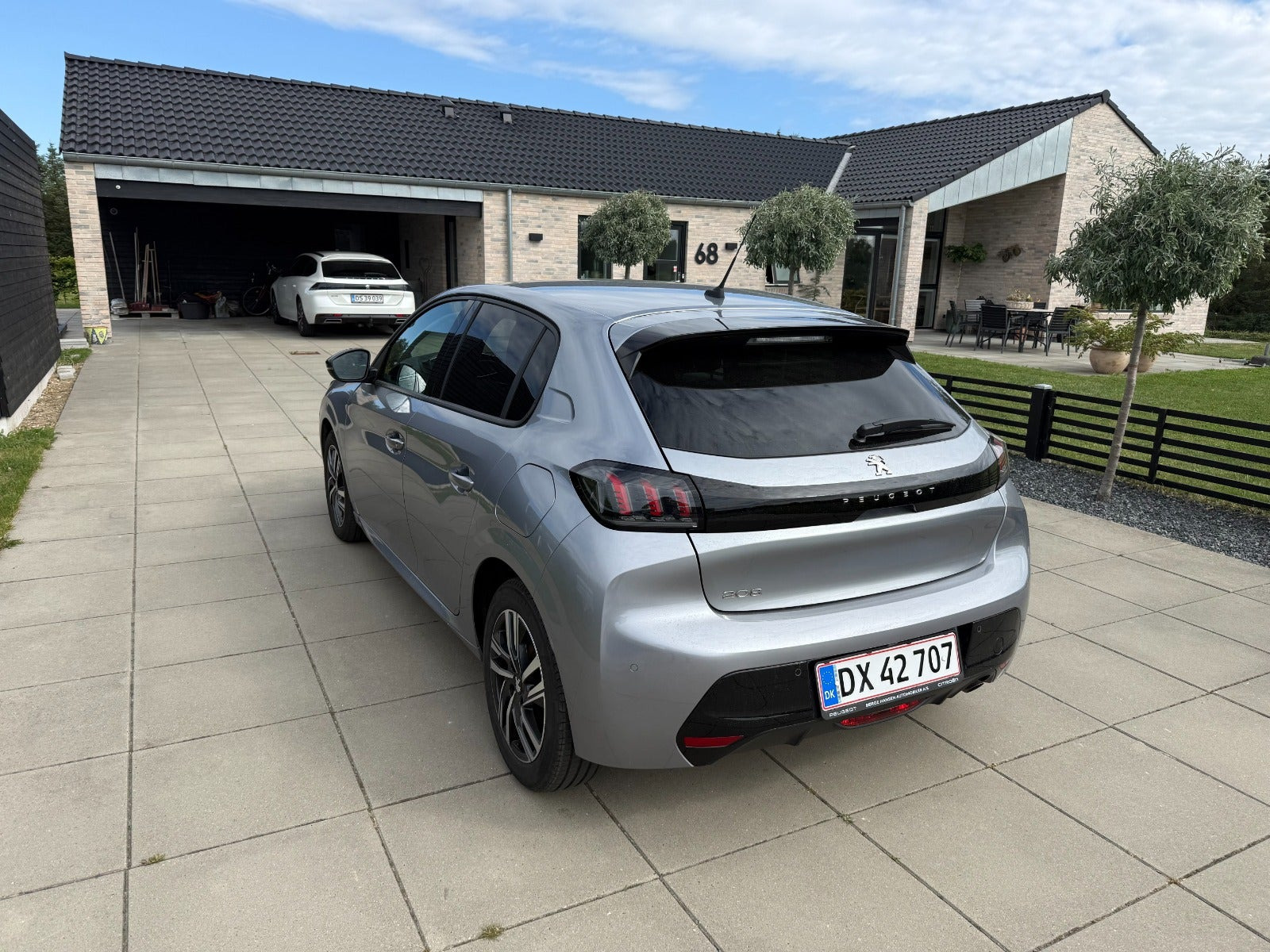 undefined Peugeot 208 fra 2023