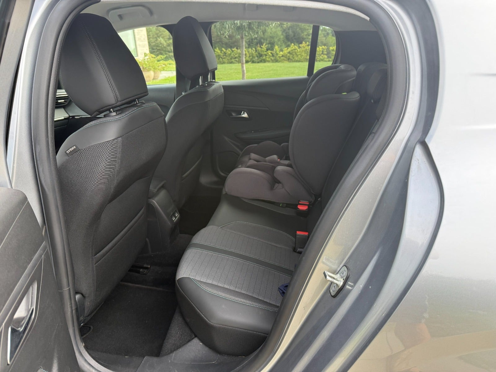 undefined Peugeot 208 fra 2023
