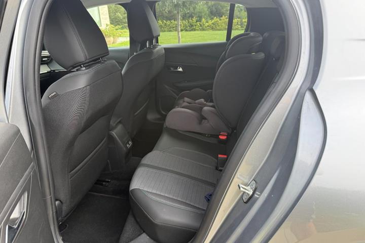 undefined Peugeot 208 fra 2023