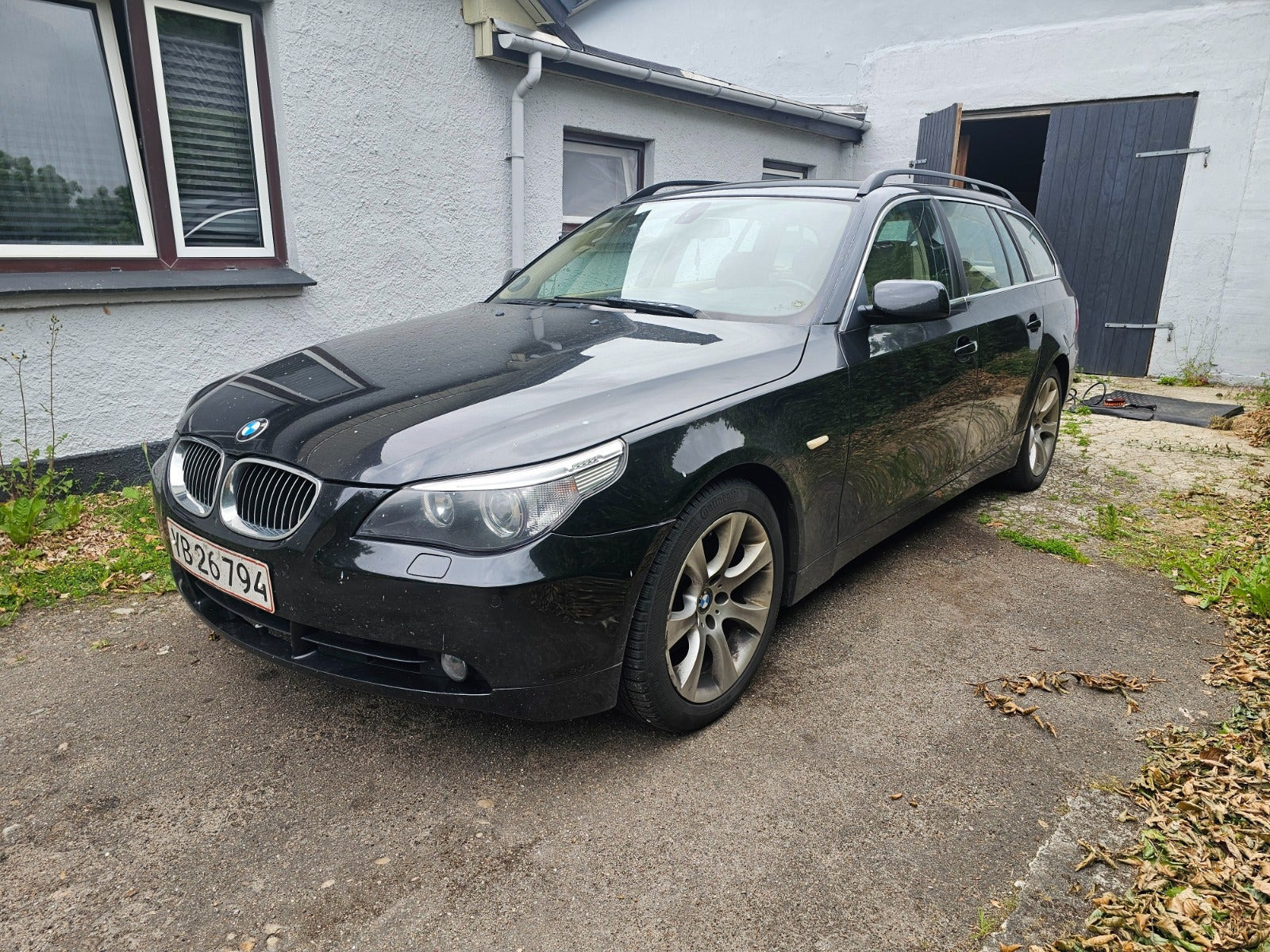 Beige BMW 530d fra 2006