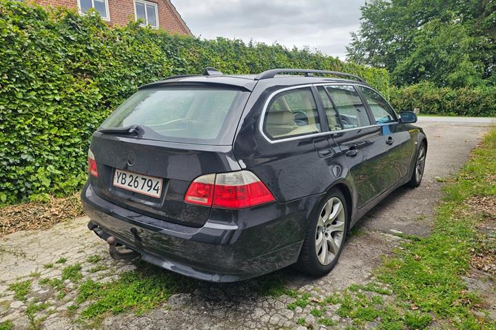 Beige BMW 530d fra 2006