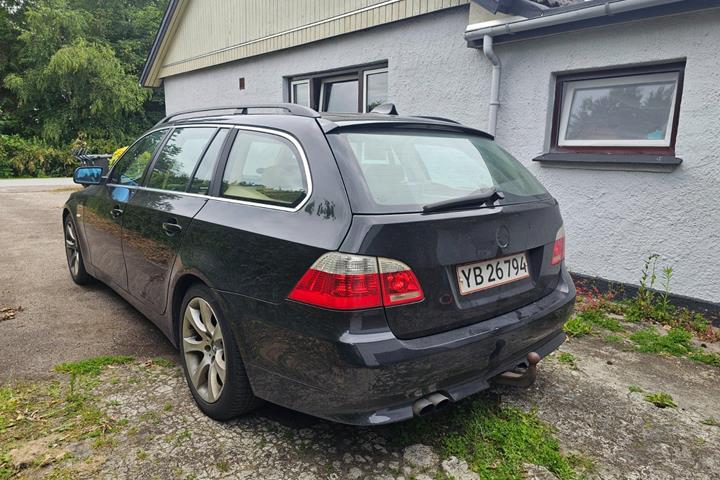 Beige BMW 530d fra 2006