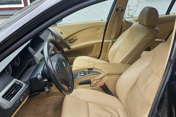 Beige BMW 530d fra 2006