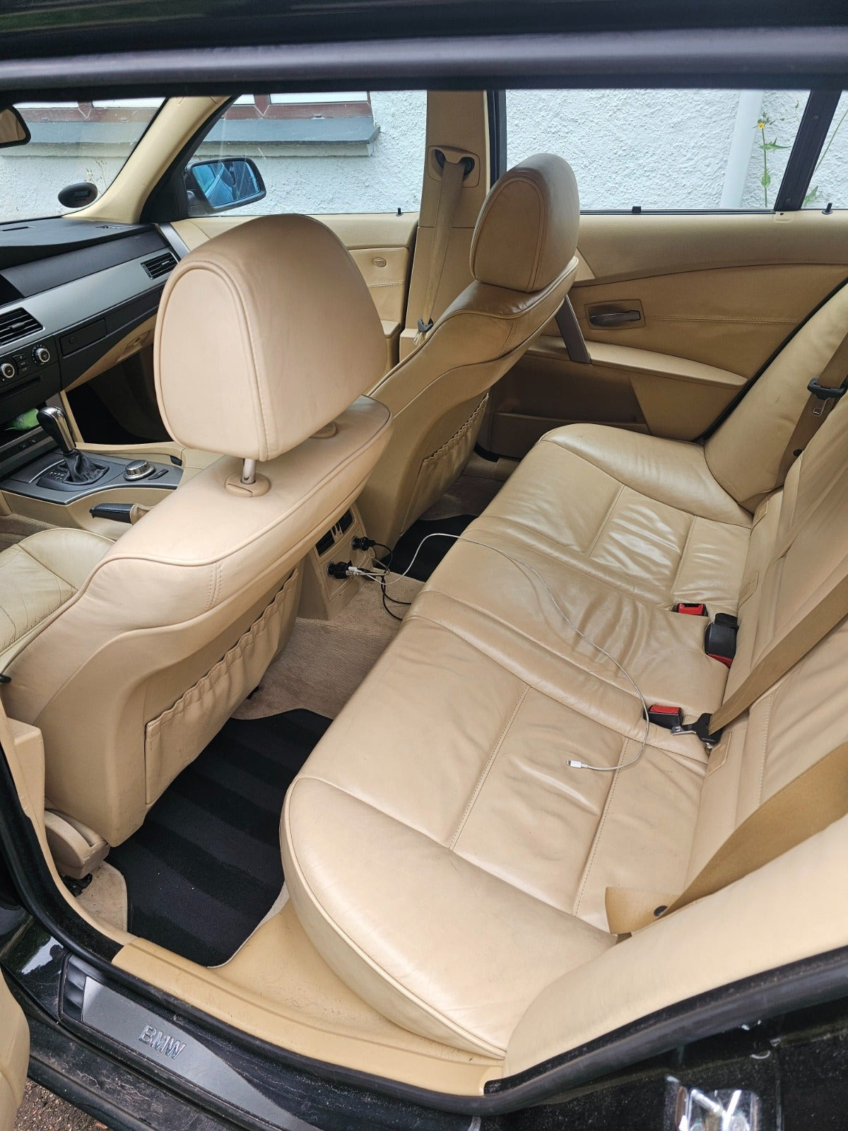 Beige BMW 530d fra 2006