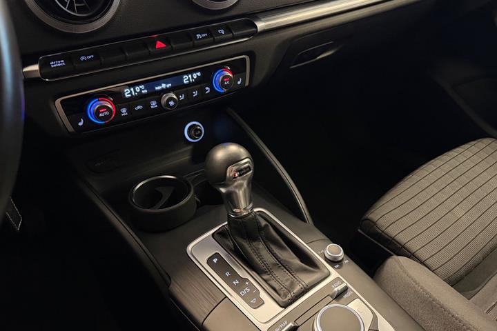 Hvid Audi A3 fra 2017