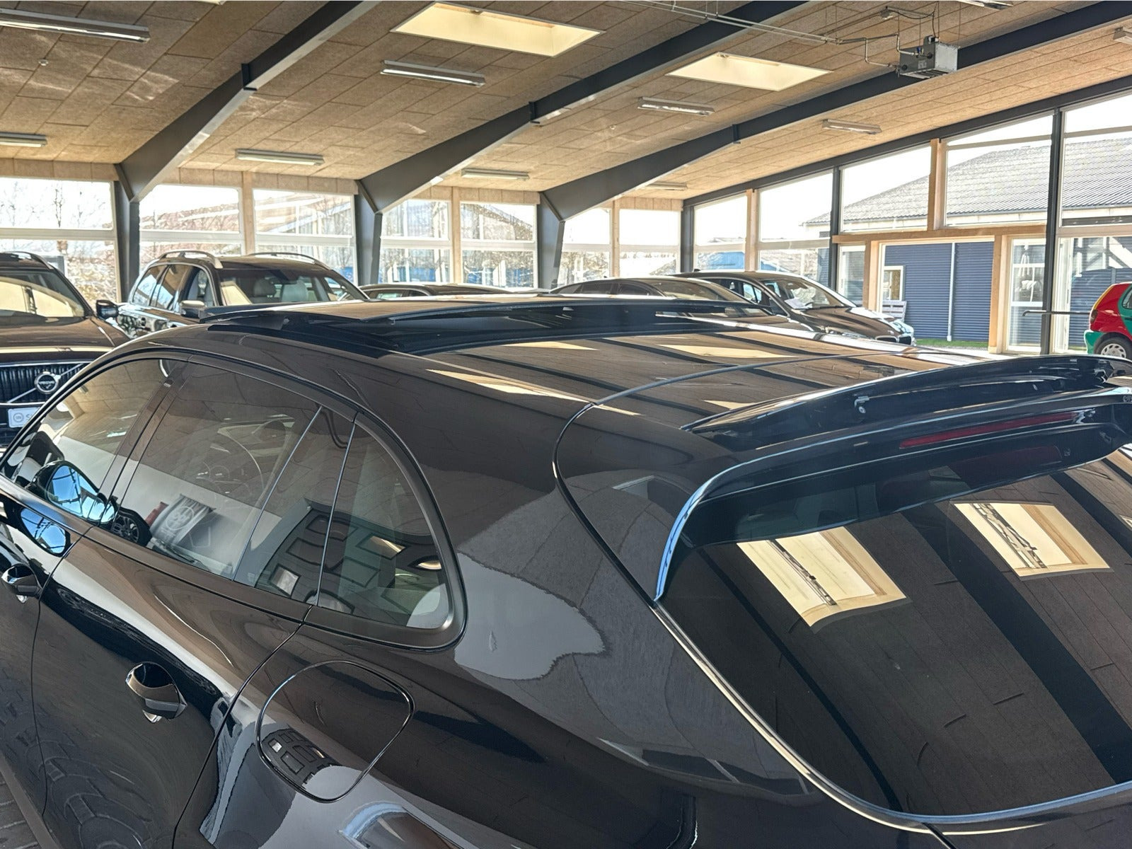 Sort Porsche Panamera 4 fra 2019