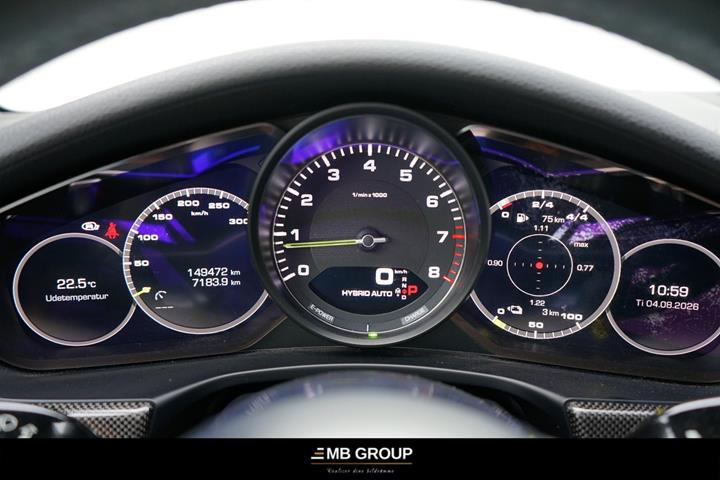 Sort Porsche Panamera 4 fra 2017