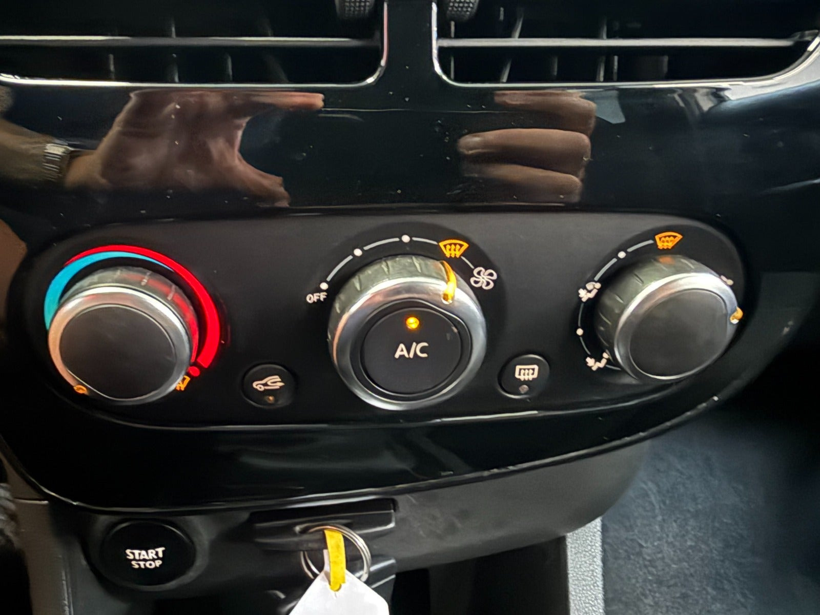 Sort Renault Clio IV fra 2015