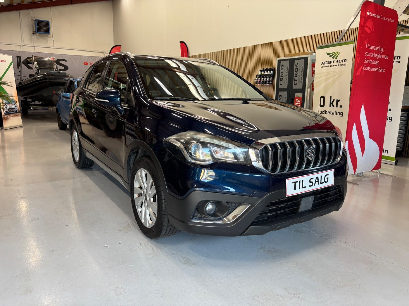 Blå Suzuki S-Cross fra 2016
