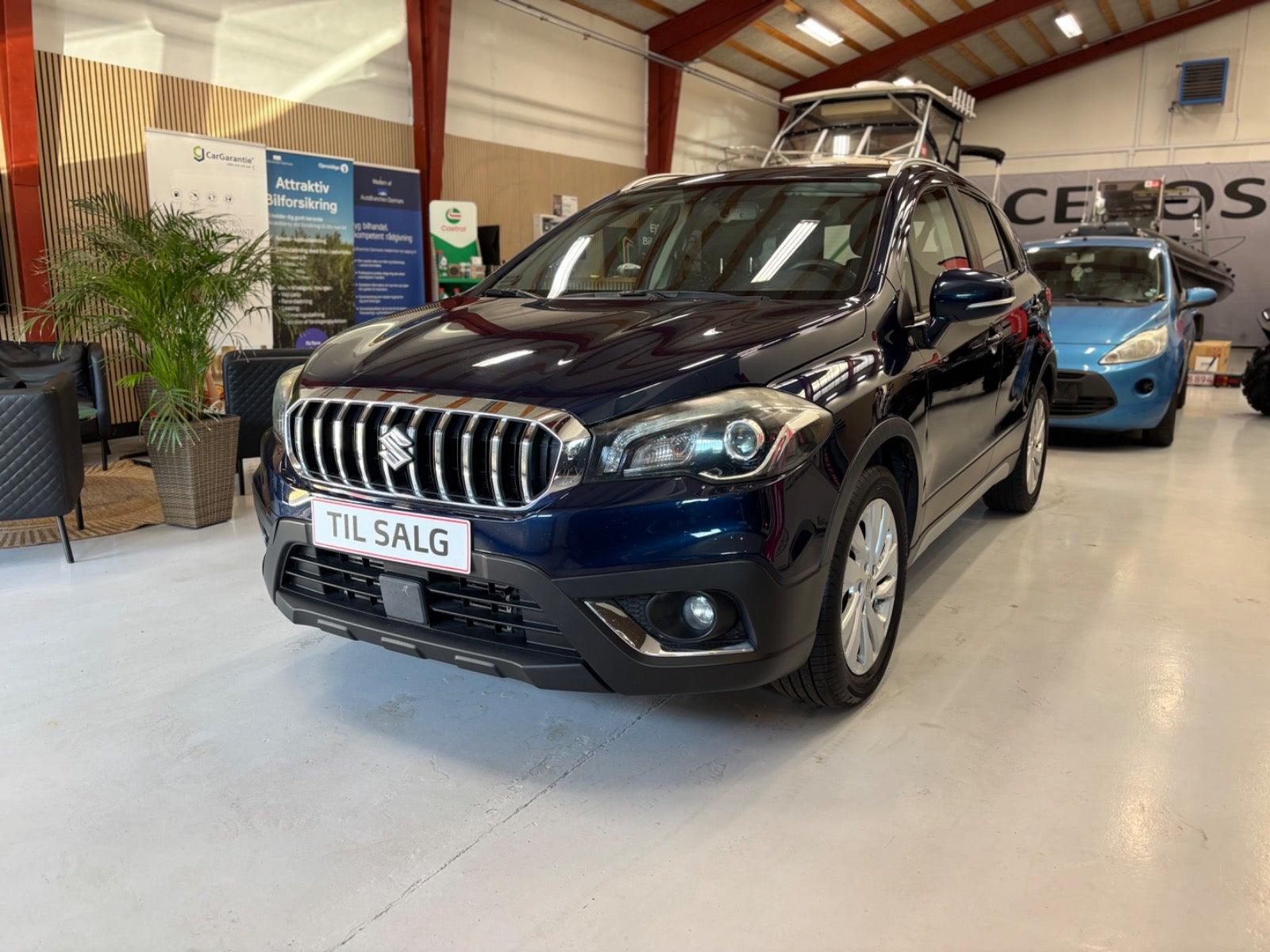 Blå Suzuki S-Cross fra 2016