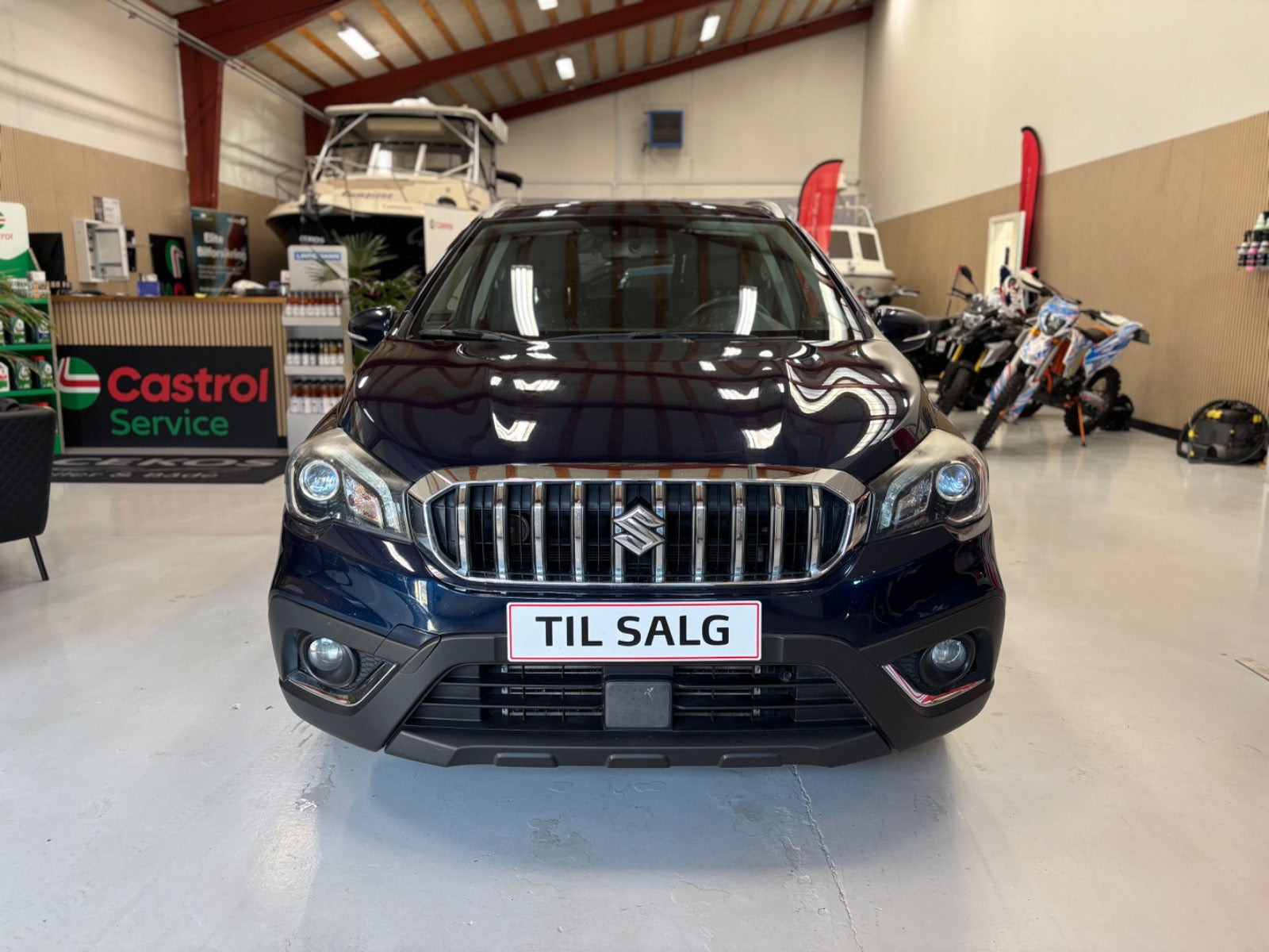 Blå Suzuki S-Cross fra 2016