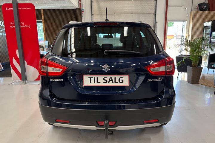 Blå Suzuki S-Cross fra 2016
