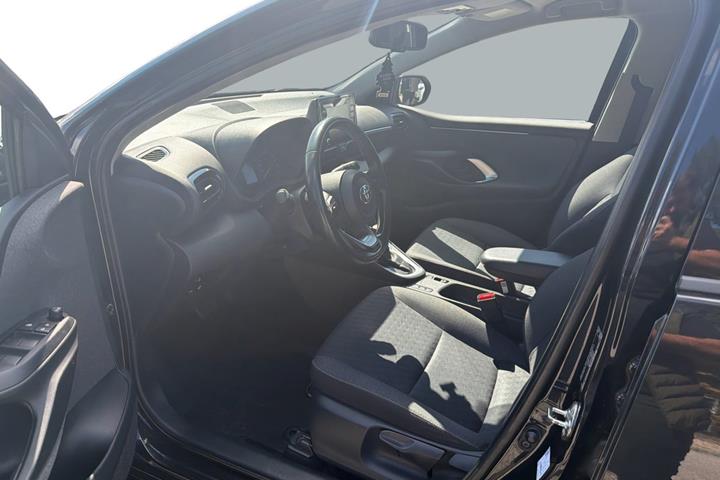 Sort Toyota Yaris fra 2020