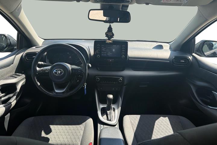 Sort Toyota Yaris fra 2020