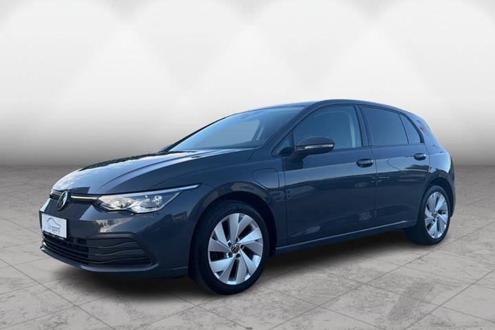 Sort VW Golf VIII fra 2021 set udefra