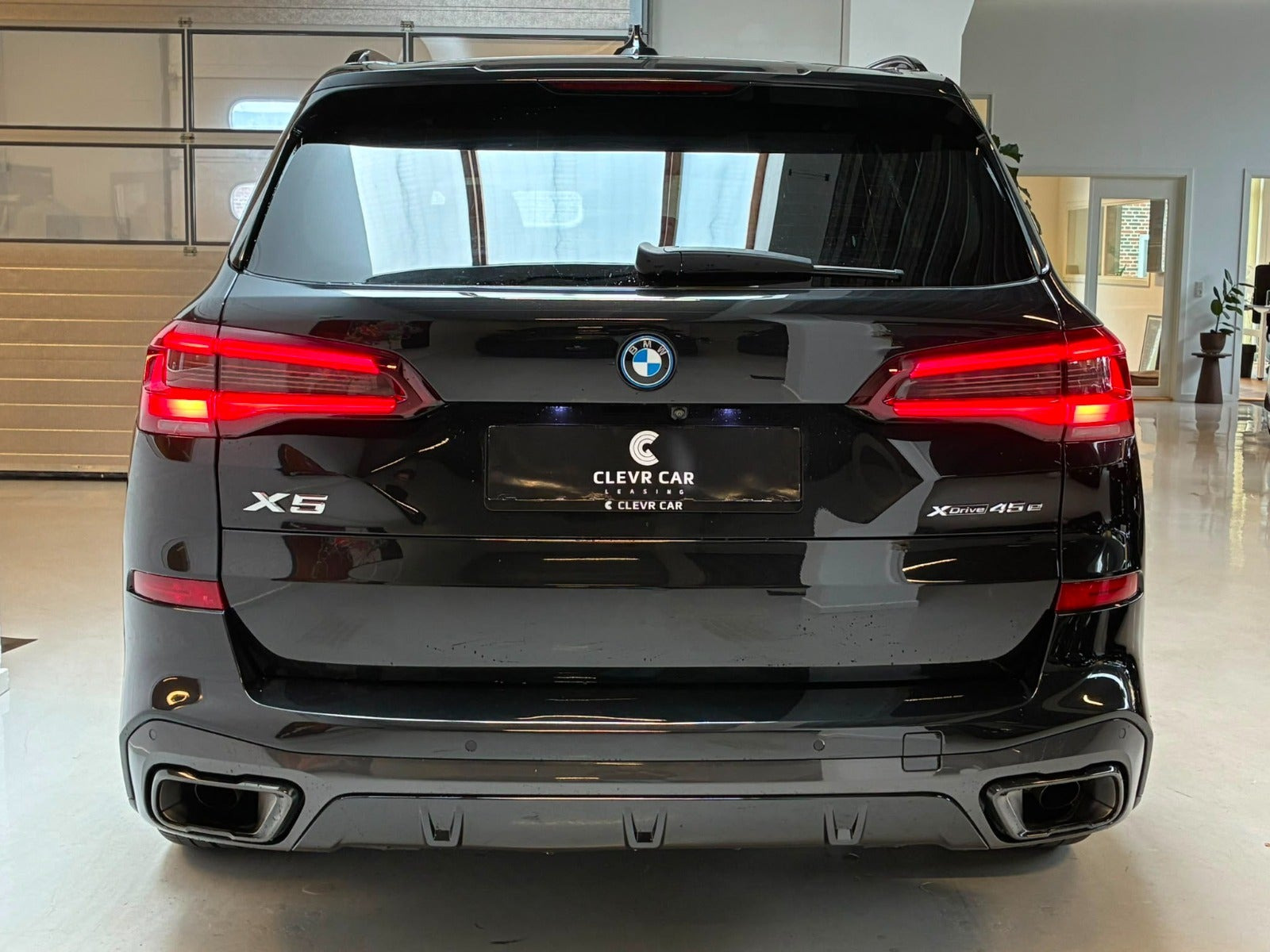Sort BMW X5 fra 2023