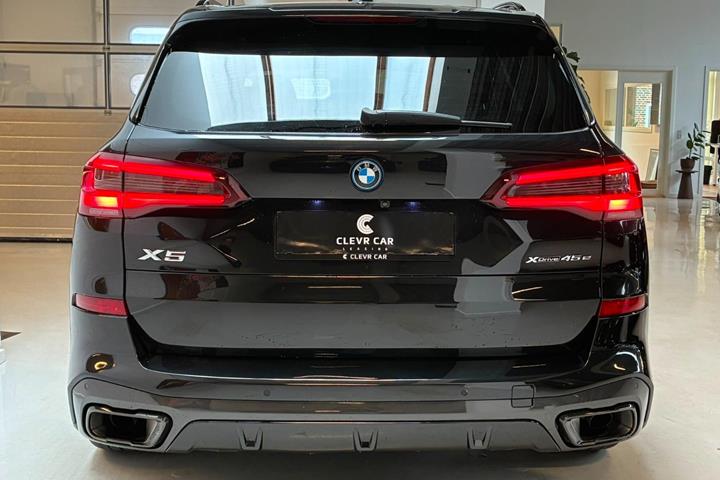 Sort BMW X5 fra 2023