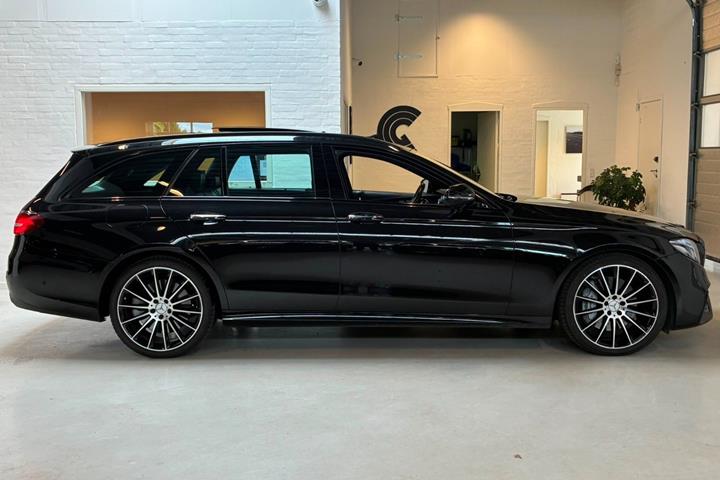 Sort Mercedes E43 fra 2017