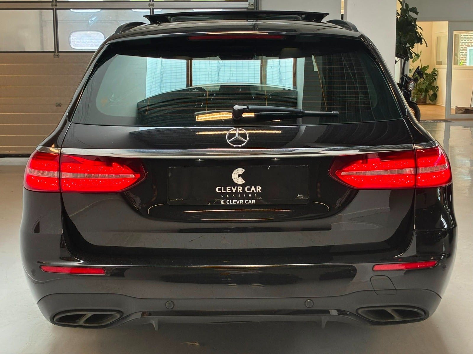 Sort Mercedes E43 fra 2017