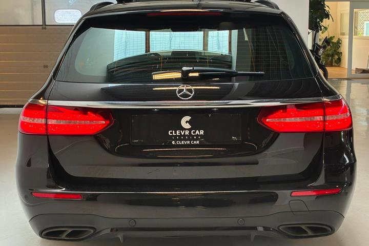 Sort Mercedes E43 fra 2017