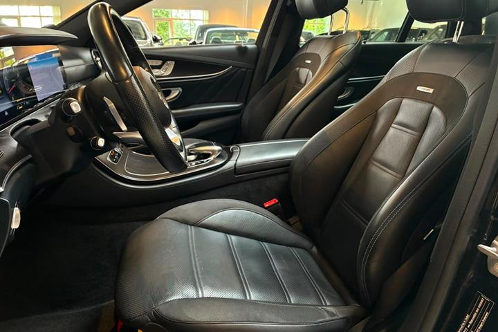 Sort Mercedes E43 fra 2017