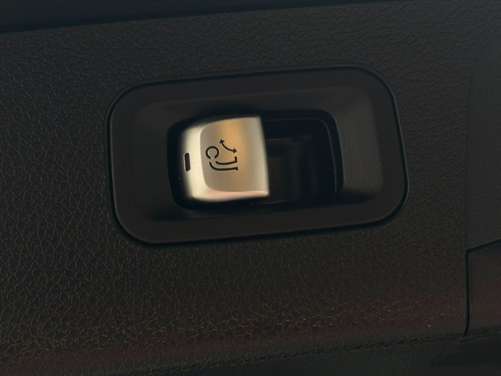 Sort Mercedes E43 fra 2017