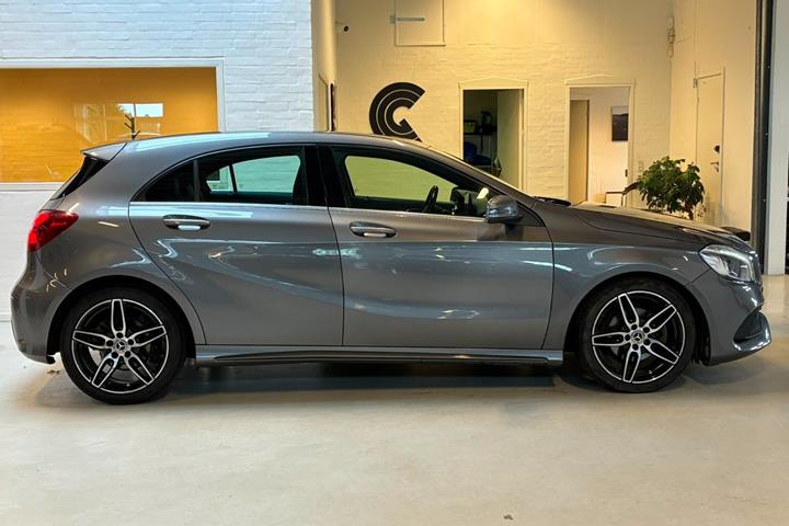 Sølv Mercedes A180 fra 2017