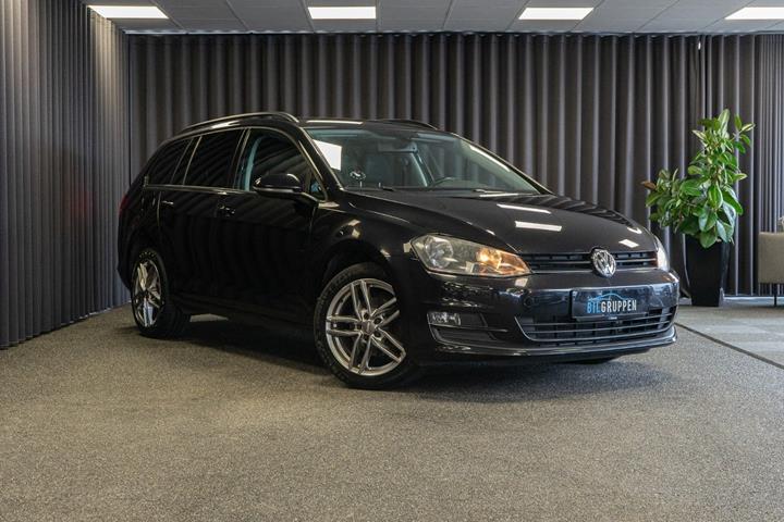 Sort VW Golf VII fra 2014