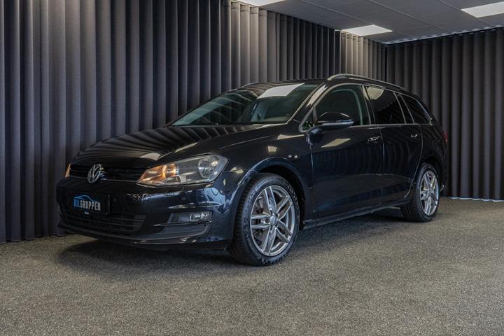 Sort VW Golf VII fra 2014