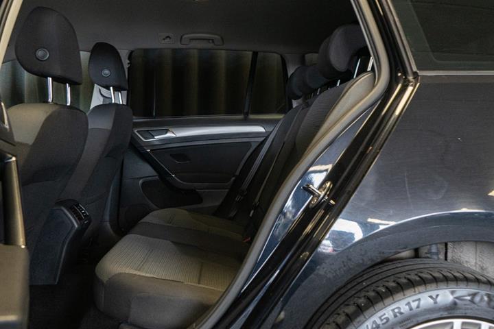 Sort VW Golf VII fra 2014