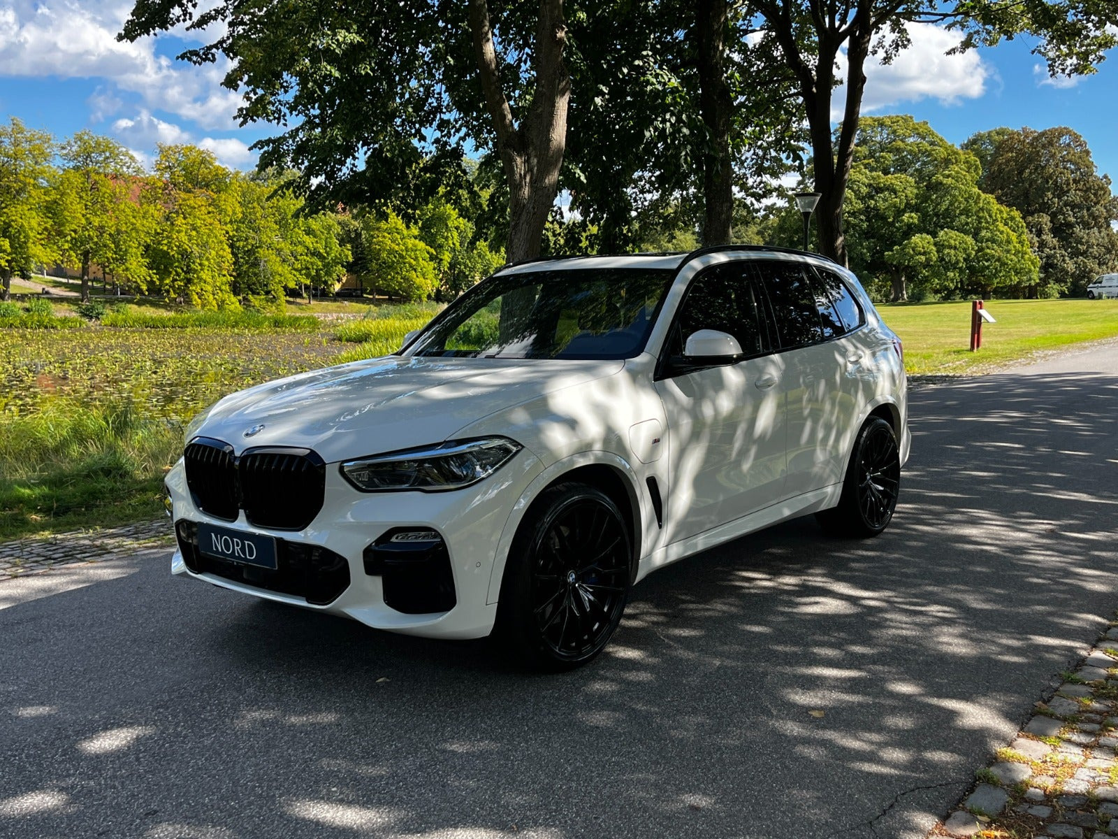 Hvid BMW X5 fra 2021