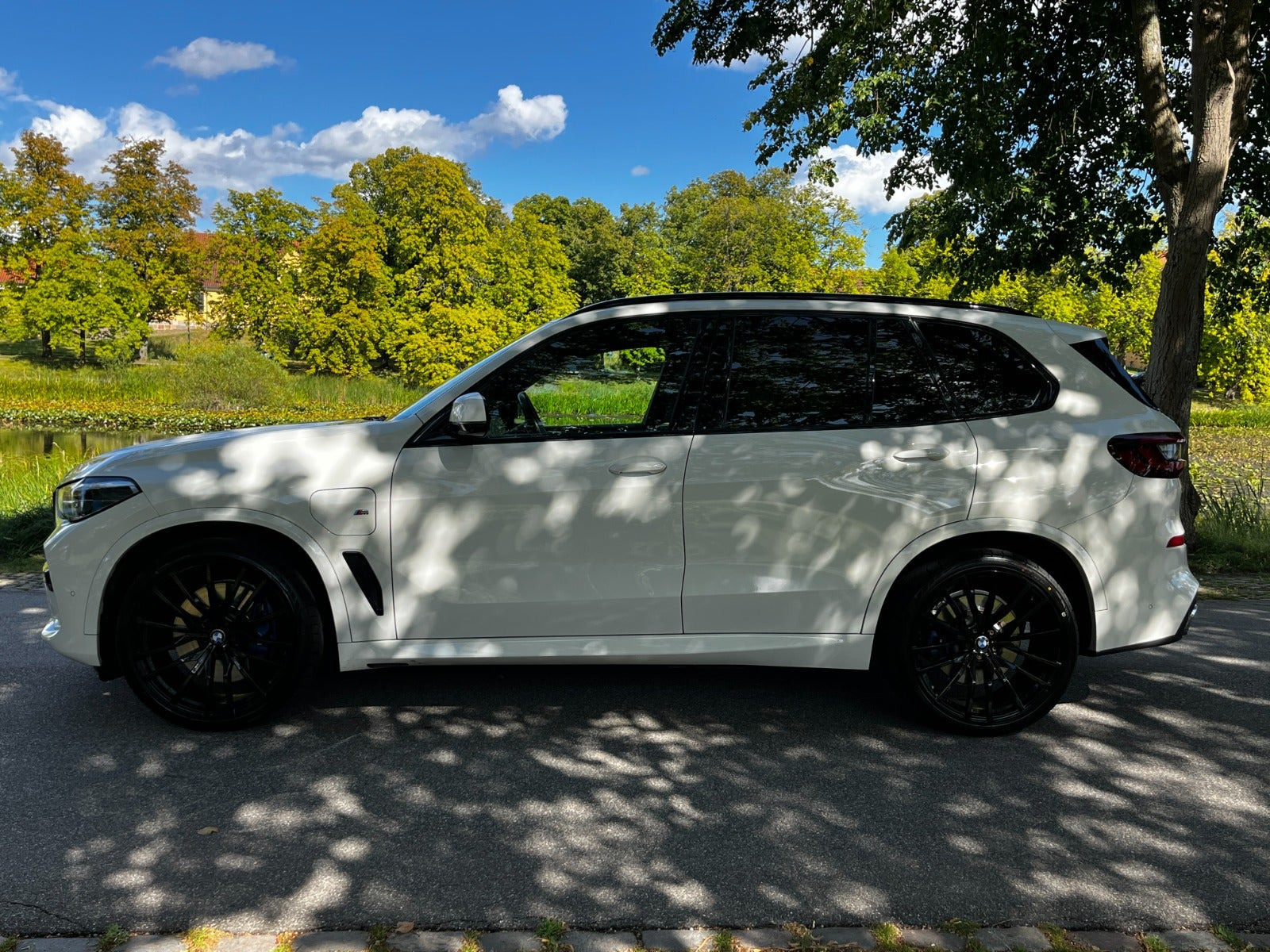Hvid BMW X5 fra 2021
