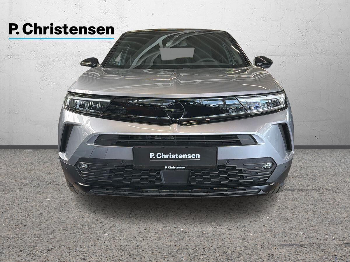 Grå Opel Mokka-e fra 2024