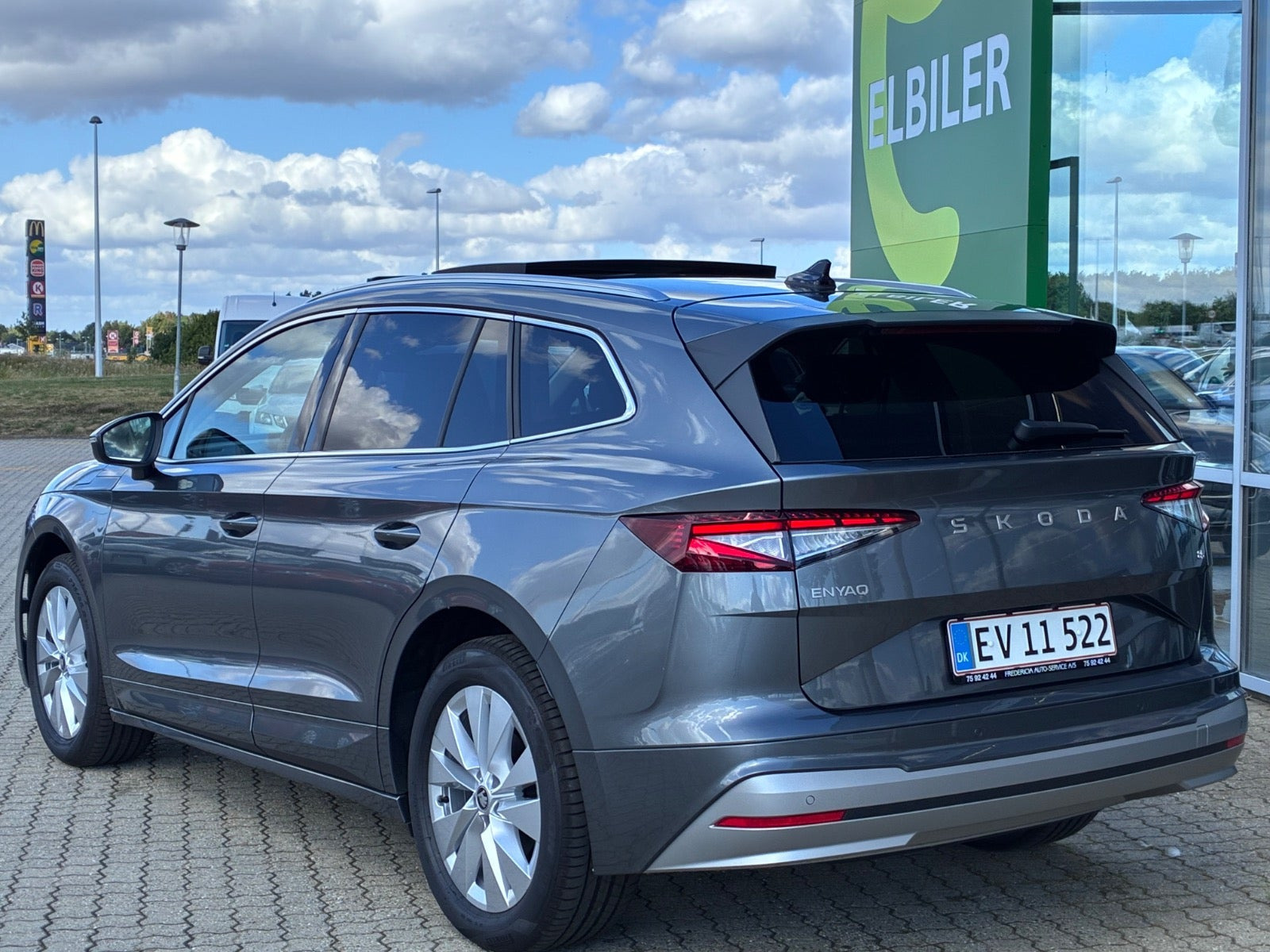 Grå Skoda Enyaq fra 2026