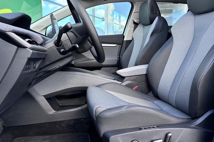 Grå Skoda Enyaq fra 2026