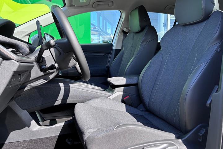 Hvid Skoda Elroq fra 2026