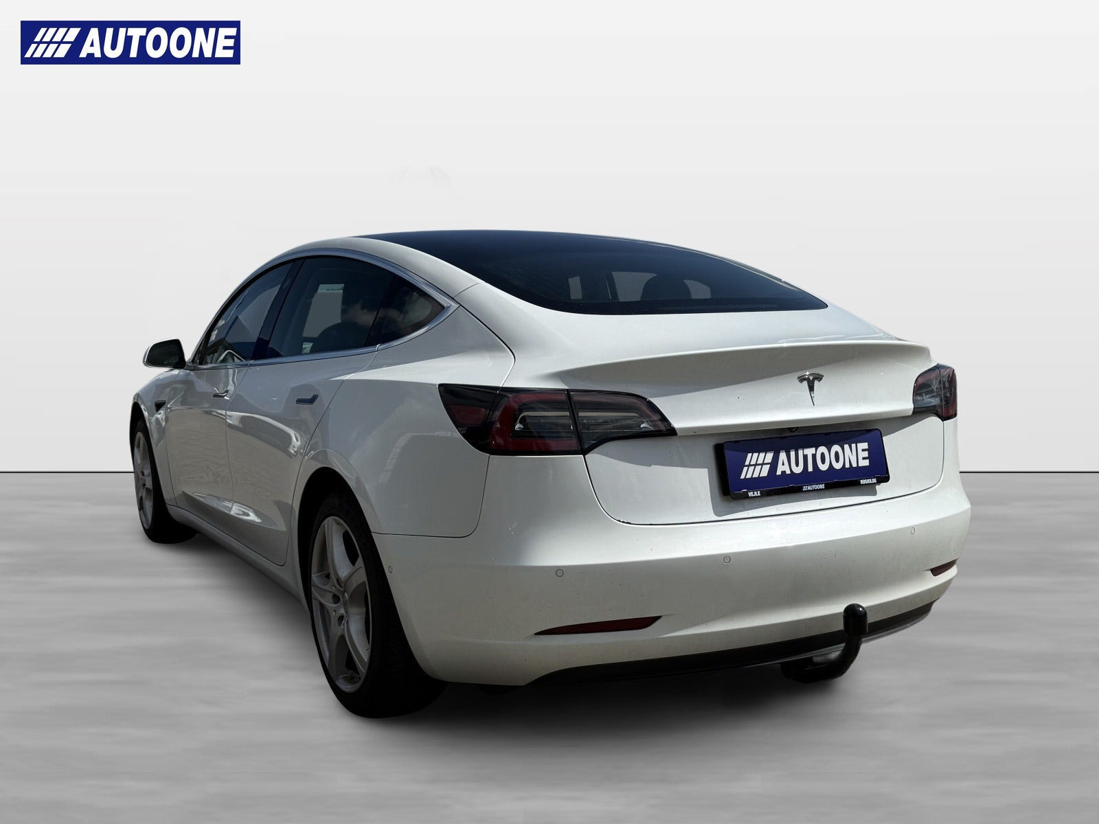 Hvid Tesla Model 3 fra 2019