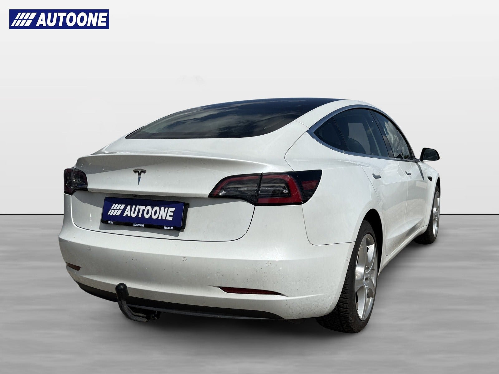 Hvid Tesla Model 3 fra 2019