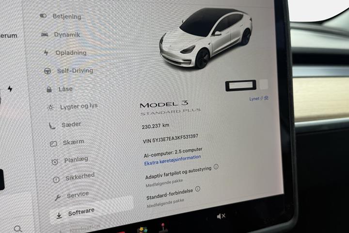 Hvid Tesla Model 3 fra 2019
