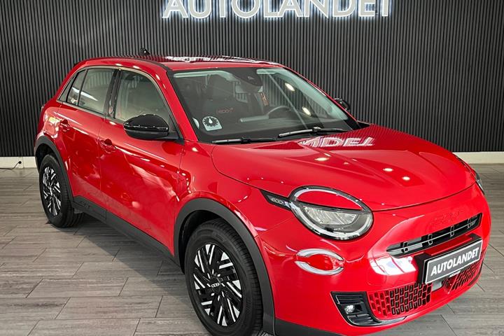 Rød Fiat 600e fra 2024