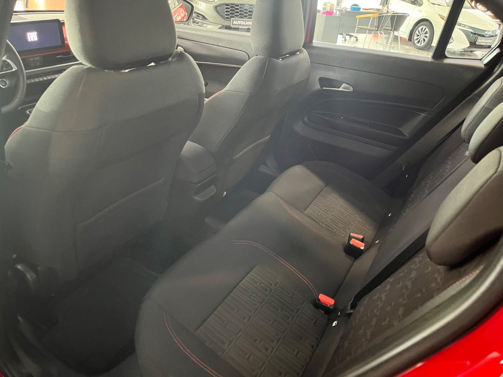 Rød Fiat 600e fra 2024