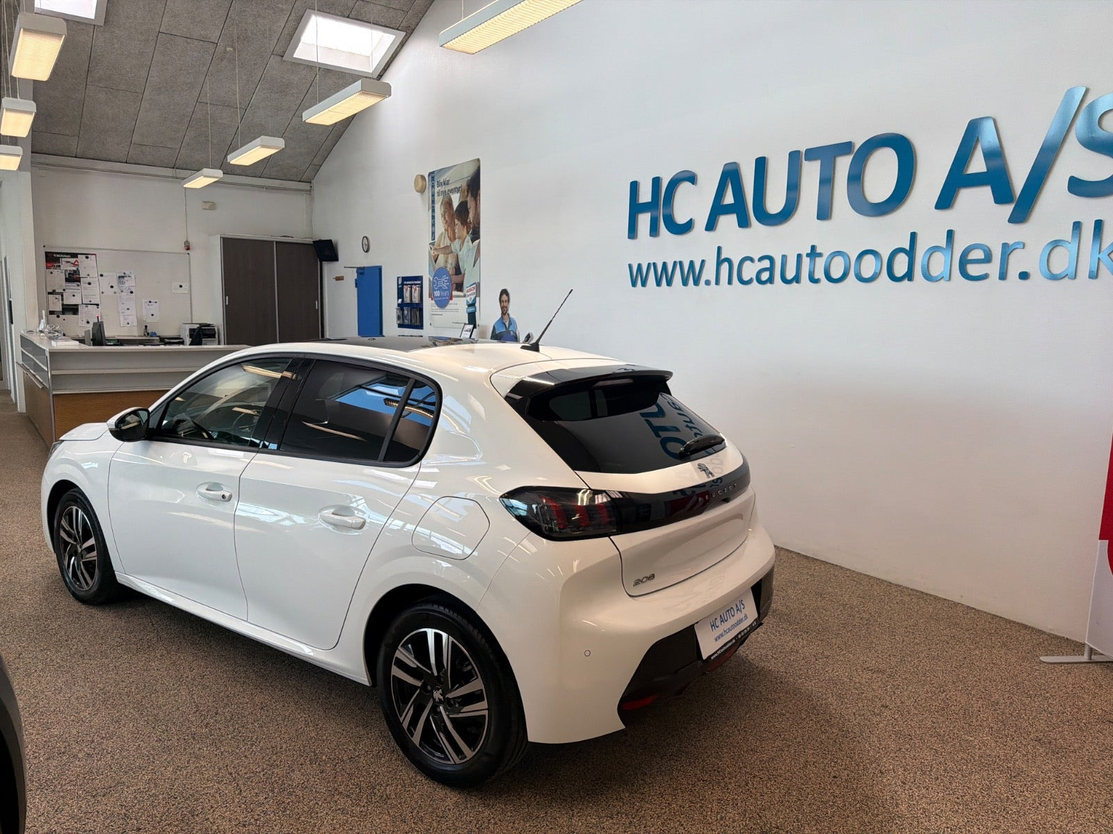 Hvid Peugeot 208 fra 2020