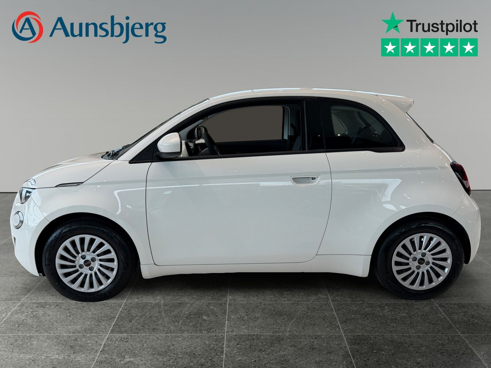 Hvid Fiat 500e fra 2023