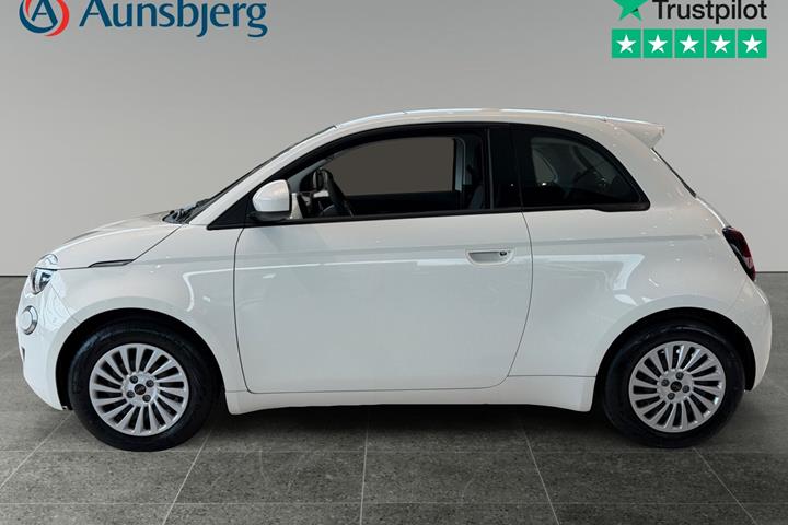 Hvid Fiat 500e fra 2023