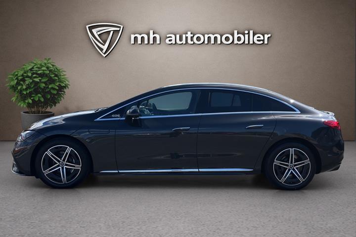 Grå Mercedes EQE350 fra 2023