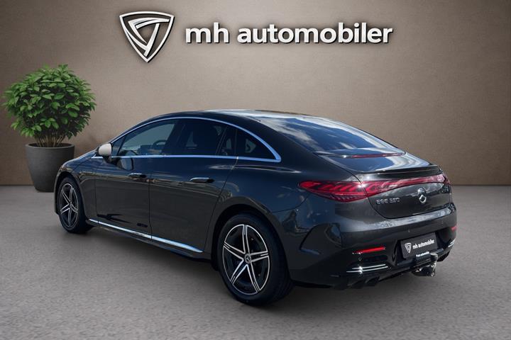 Grå Mercedes EQE350 fra 2023