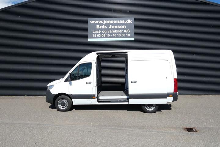 Hvid Mercedes Sprinter 317 fra 2025