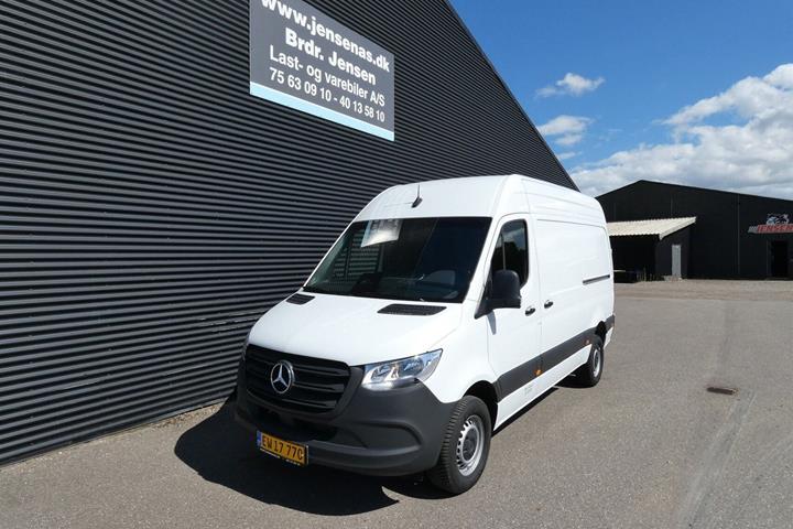 Hvid Mercedes Sprinter 317 fra 2025